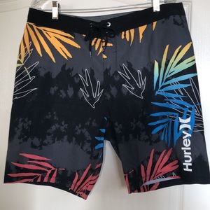HURLEY sz 34 Black Floral Men's Phantom Cargo Board Swim Shorts